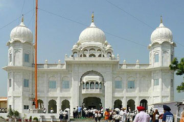 Chandigarh with Punjab Gurudwaras Tour